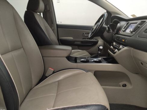 Used 2019 Kia Sedona EX FWD image 21