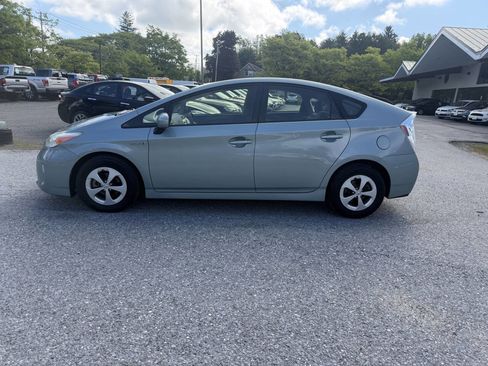 Used 2012 Toyota Prius Two FWD image 2