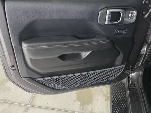 Used 2019 Jeep Wrangler Unlimited Sahara w/ Safety Group AWD/4WD image 29