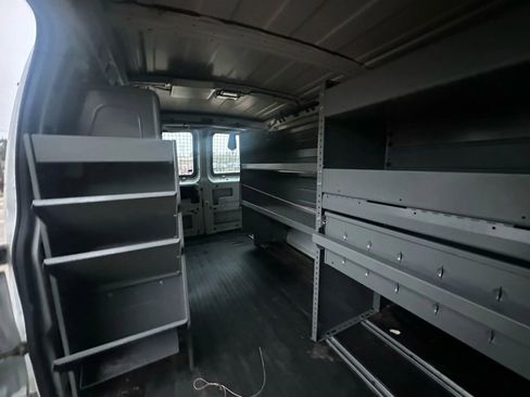 Used 2014 Chevrolet Express 2500 Van 3D image 19