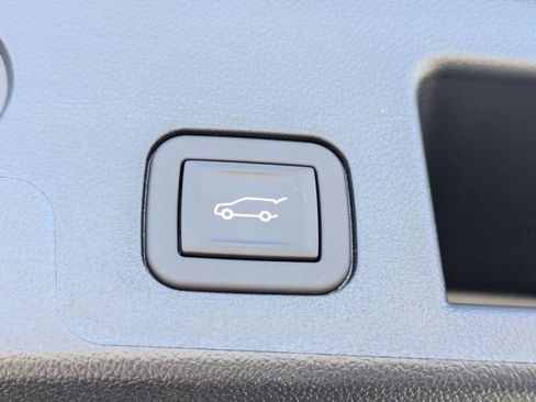 New 2026 Chevrolet Equinox LT w/ Convenience Package II FWD image 33