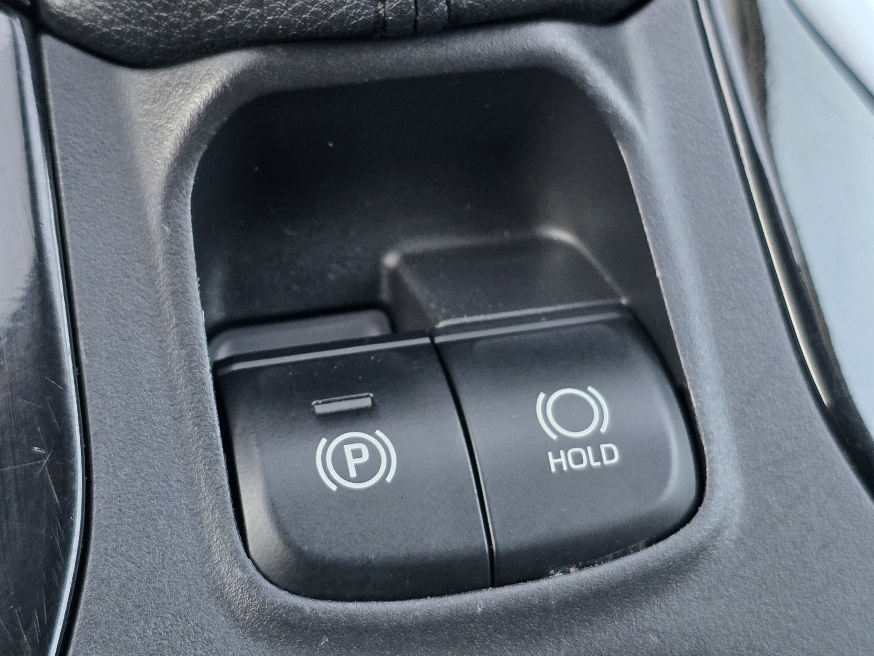 Used 2024 Toyota Corolla Cross XLE FWD image 15