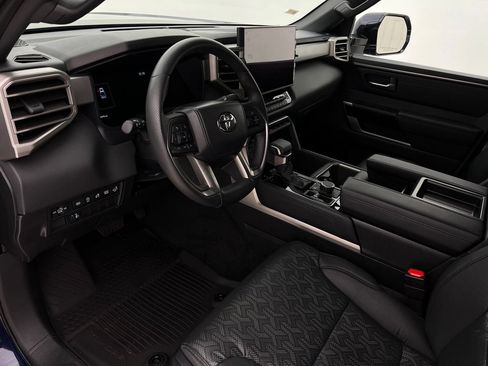 Used 2025 Toyota Tundra Limited AWD/4WD image 12