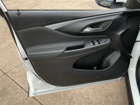 Used 2025 Buick Envista Preferred image 12