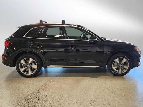 Used 2023 Audi Q5 2.0T Premium w/ Convenience Package image 6