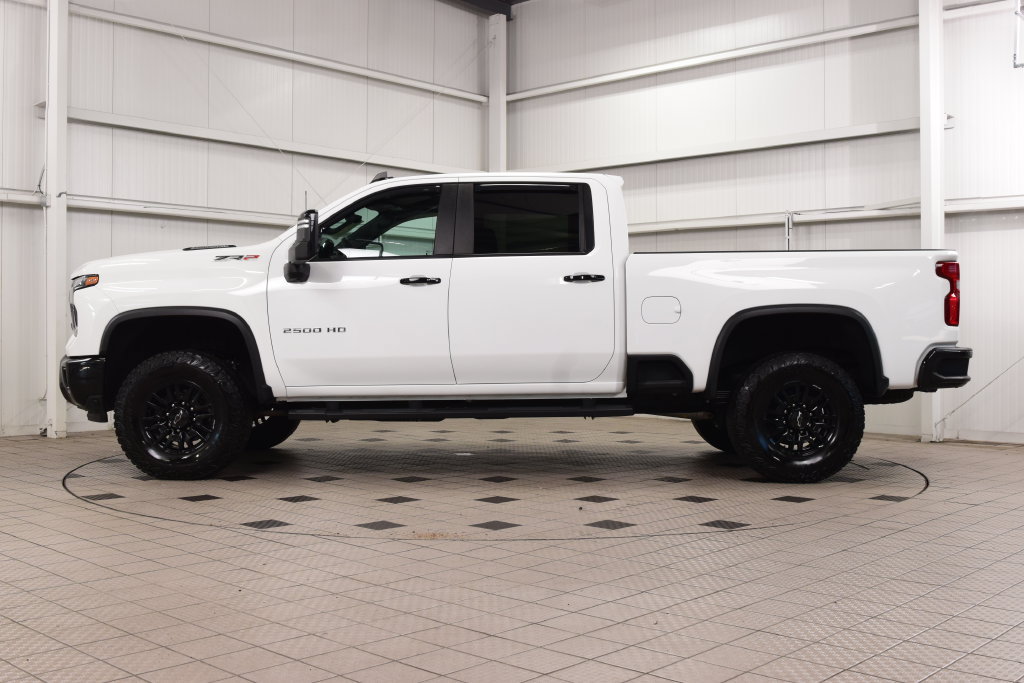 Used 2024 Chevrolet Silverado 2500 ZR2 w/ Technology Package AWD/4WD image 4