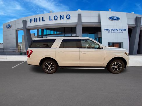 Used 2019 Ford Expedition Max XLT w/ Equipment Group 202A AWD/4WD image 7