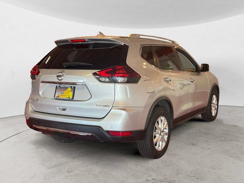 Used 2020 Nissan Rogue SV AWD/4WD image 3