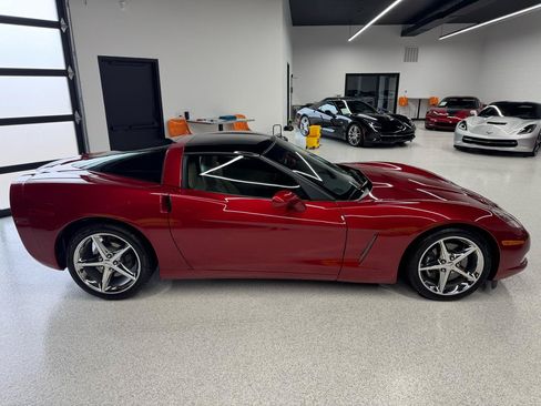 Used 2012 Chevrolet Corvette Coupe w/ 2LT Preferred Equipment Group RWD image 18