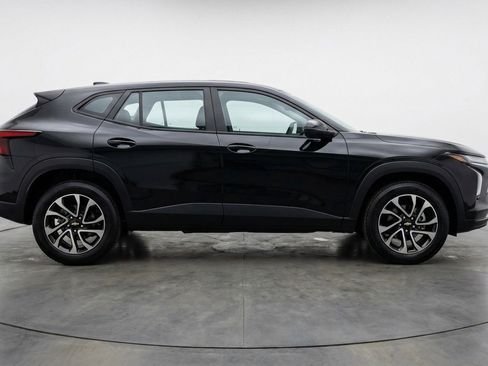 Used 2025 Chevrolet TrailBlazer LT image 11