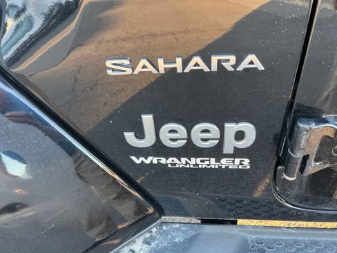 Used 2019 Jeep Wrangler Unlimited Sahara AWD/4WD image 7
