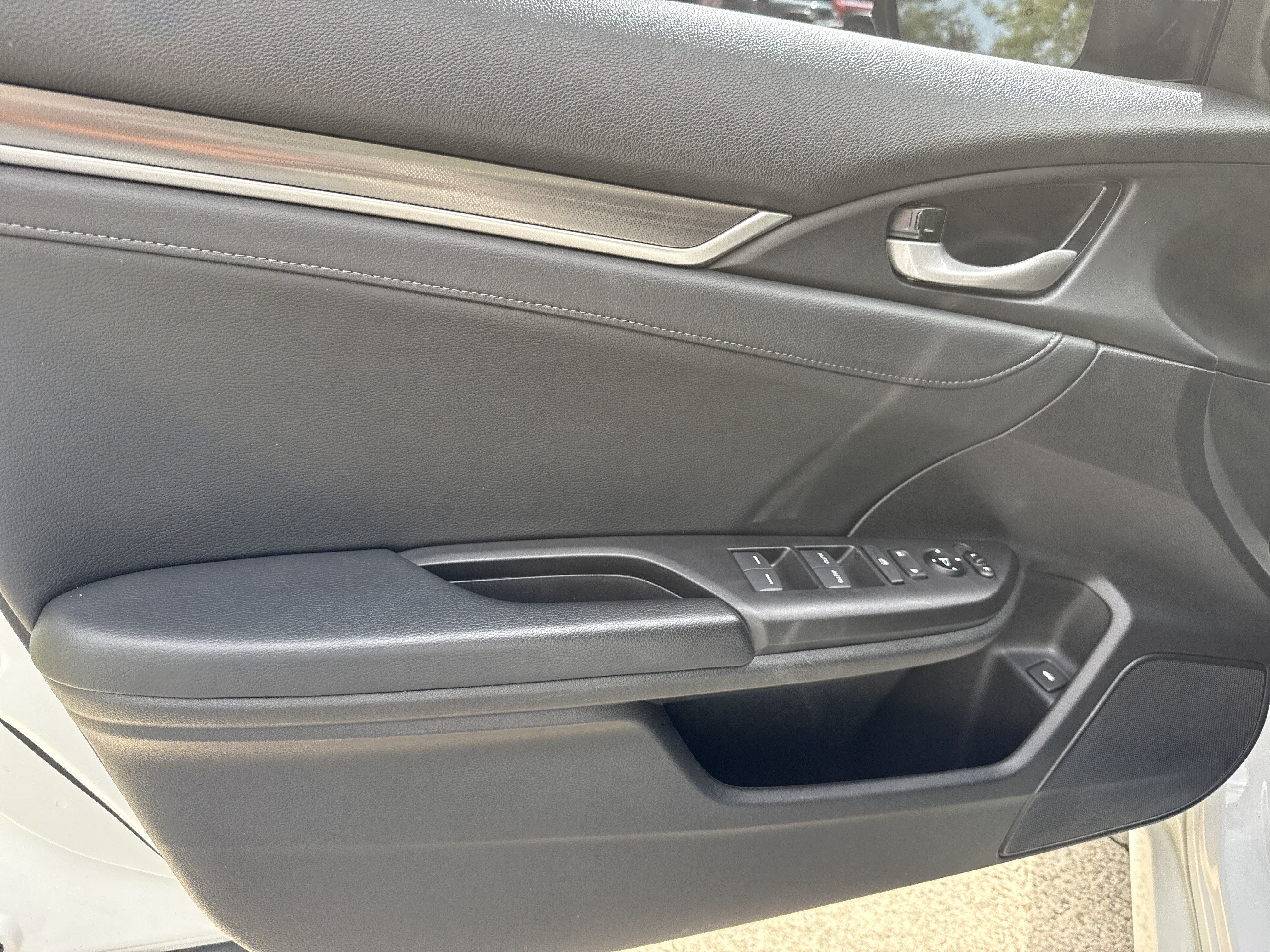 Used 2021 Honda Civic EX-L image 10