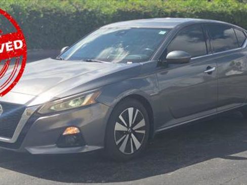 Used 2021 Nissan Altima 2.5 SL FWD image 1