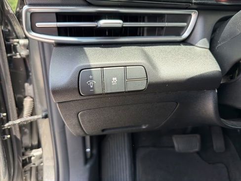 Certified 2024 Hyundai Elantra SEL FWD image 12