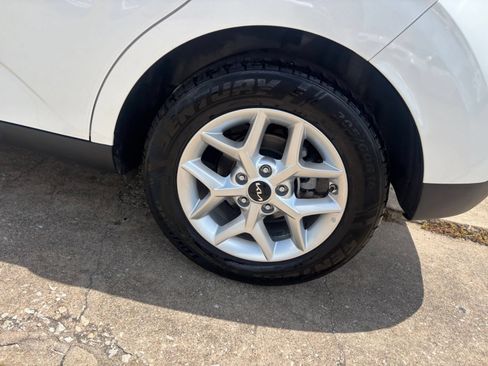 Used 2025 Kia Soul LX w/ LX Technology Package FWD image 28
