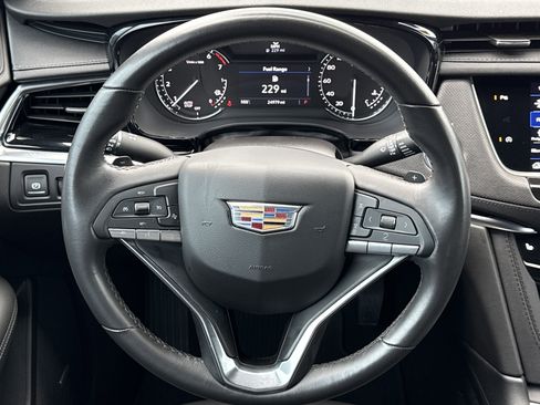 Used 2024 Cadillac XT6 Luxury FWD image 18