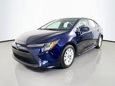 Used 2025 Toyota Corolla LE w/ LE Premium Package FWD image 10