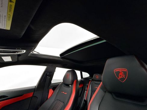 Used 2024 Lamborghini Urus S AWD/4WD image 14