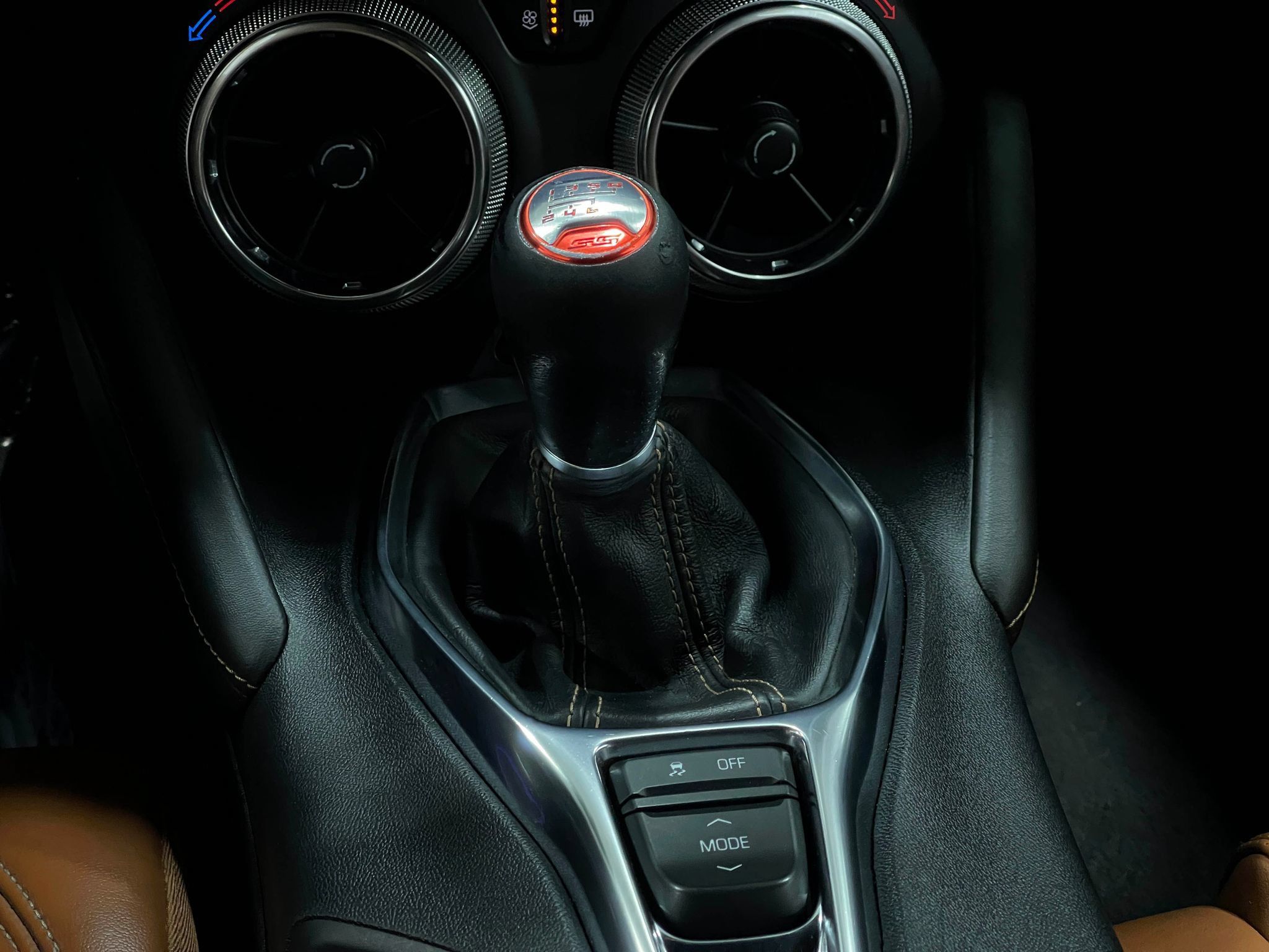 Used 2019 Chevrolet Camaro SS w/ LPO, Ground Effects Package RWD image 29