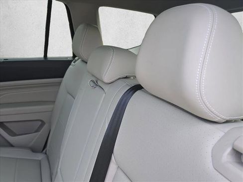 Used 2023 Volkswagen Atlas SE w/ Panoramic Sunroof Package image 19