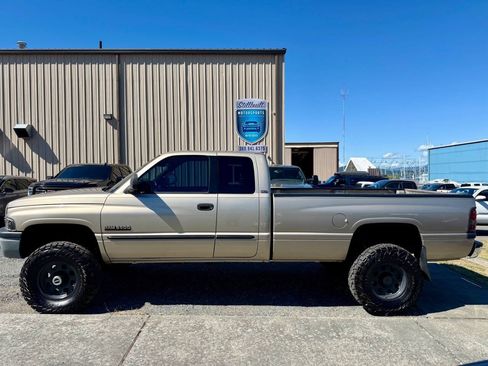 Used 2002 Dodge Ram 2500 Truck 4x4 Quad Cab image 2
