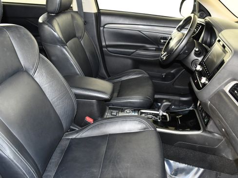 Used 2020 Mitsubishi Outlander SEL AWD/4WD image 42