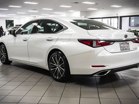 Used 2025 Lexus ES 350 w/ Premium Package FWD image 8