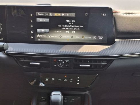 Certified 2025 Nissan Kicks SR FWD image 19