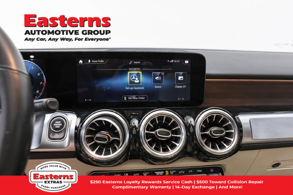 Used 2022 Mercedes-Benz GLB 250 4MATIC w/ Premium Package Lite image 13