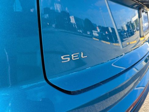 Certified 2024 Volkswagen Atlas Cross Sport SEL R-Line AWD/4WD image 9