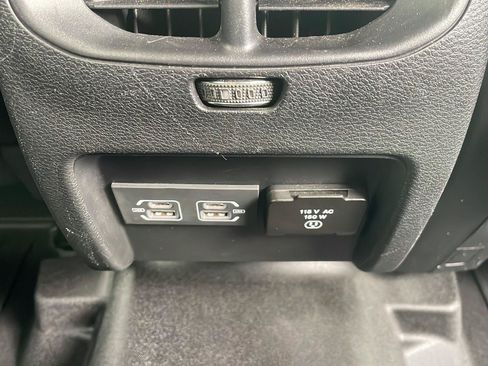 Used 2023 Jeep Cherokee Altitude Lux AWD/4WD image 28