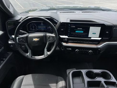 Used 2025 Chevrolet Silverado 2500 LT w/ Convenience Package AWD/4WD image 11