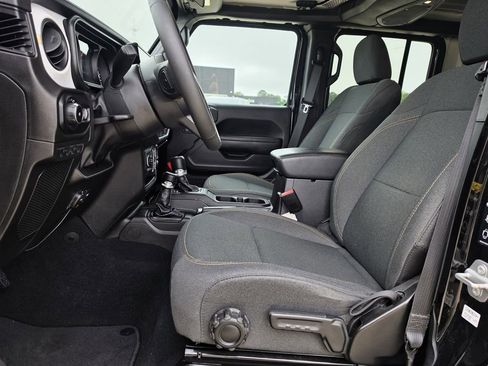 Used 2024 Jeep Wrangler Unlimited Sport AWD/4WD image 12