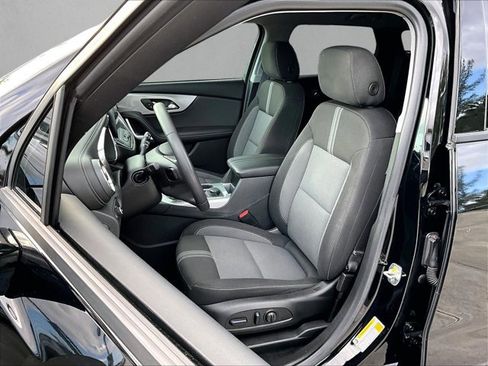 Used 2024 Chevrolet Blazer LT FWD image 27