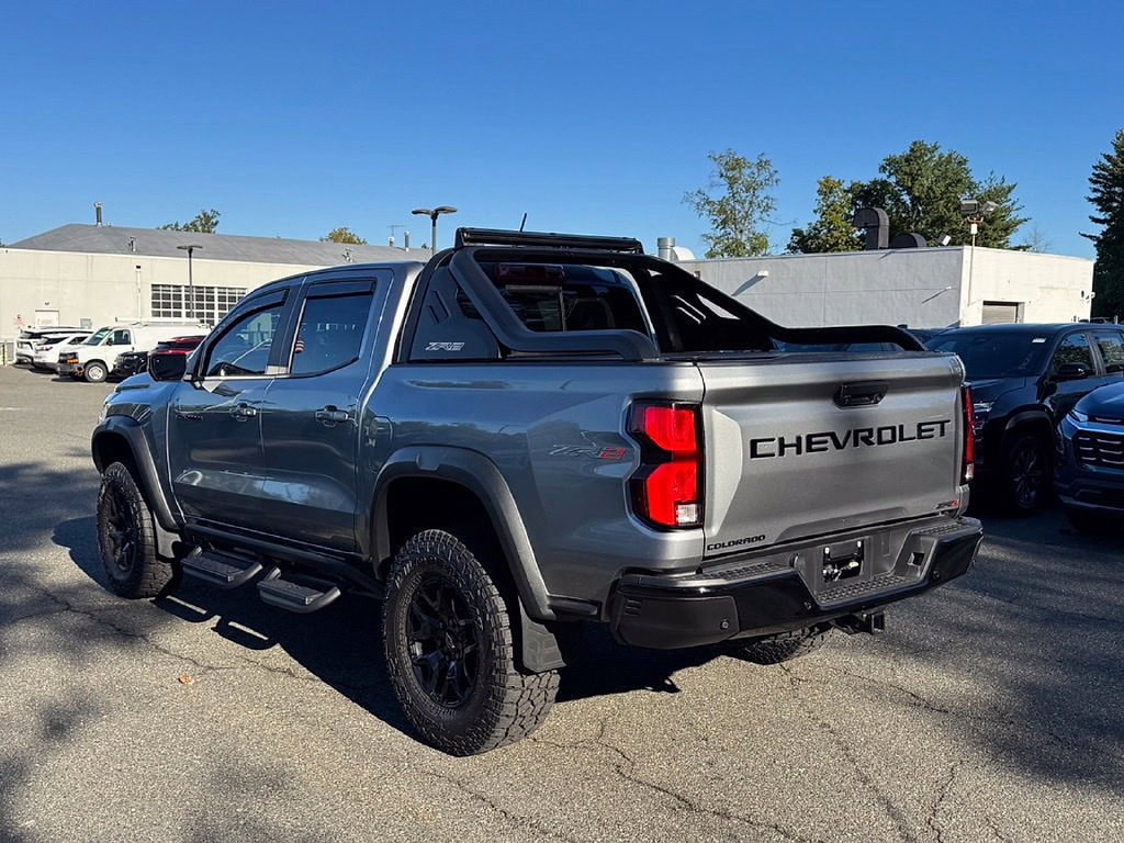 Certified 2026 Chevrolet Colorado ZR2 w/ Midnight Edition AWD/4WD image 6