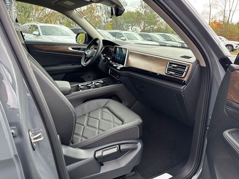 New 2026 Volkswagen Atlas SE image 15