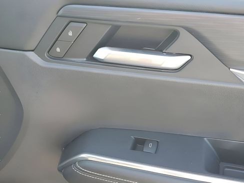 Used 2025 GMC Acadia Elevation image 49