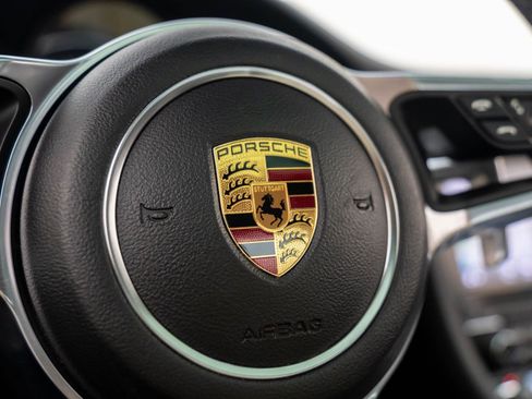 Used 2017 Porsche 911 Carrera image 27