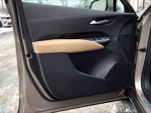 Used 2024 Cadillac XT4 Luxury w/ Cold Weather Package image 23