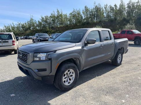 Used 2024 Nissan Frontier SV AWD/4WD image 3