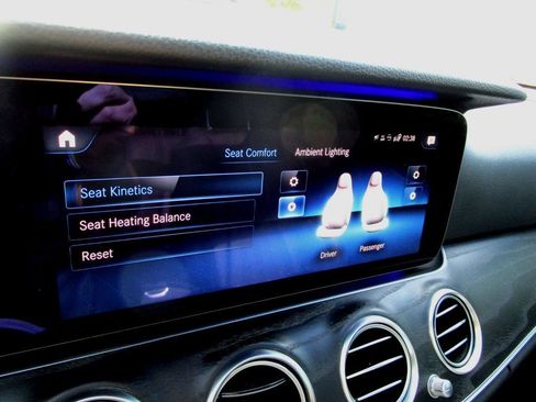 Used 2021 Mercedes-Benz E 350 4MATIC Sedan w/ Premium Package image 24