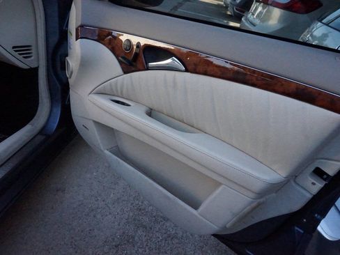 Used 2004 Mercedes-Benz E 500 4MATIC Wagon image 13