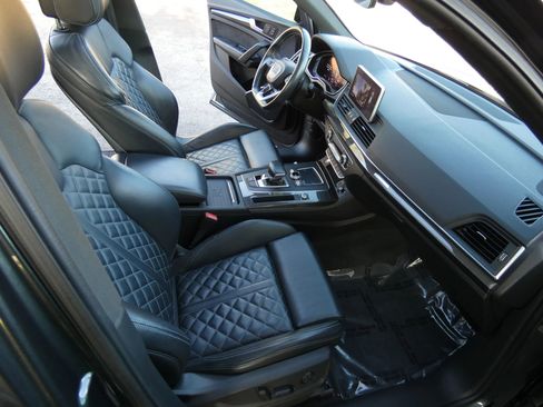 Used 2019 Audi SQ5 Premium Plus w/ Premium Plus Package image 26