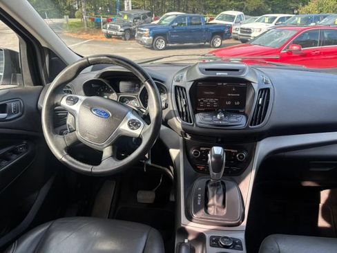 Used 2015 Ford Escape SE w/ Equipment Group 201A AWD/4WD image 17