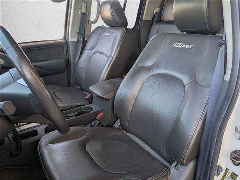 Used 2014 Nissan Frontier PRO-4X w/ Pro-4x Luxury Package AWD/4WD image 16