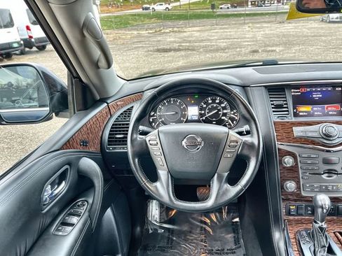 Used 2020 Nissan Armada SL image 12