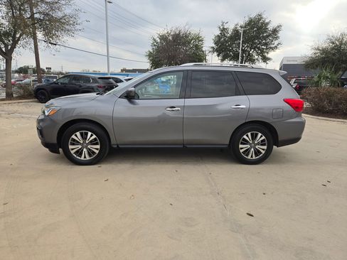 Used 2020 Nissan Pathfinder SL image 6