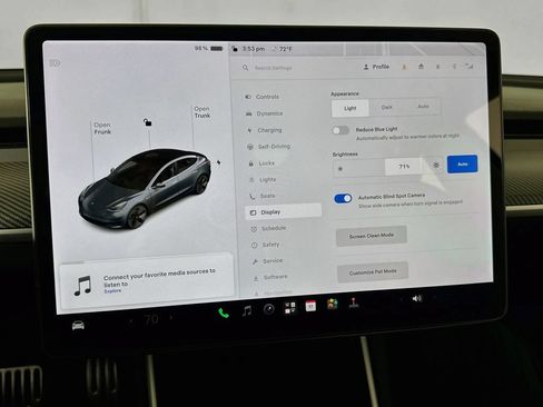 Used 2018 Tesla Model 3 Long Range RWD image 23