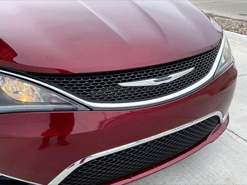 Used 2020 Chrysler Pacifica Touring-L w/ Premium Audio Group image 29