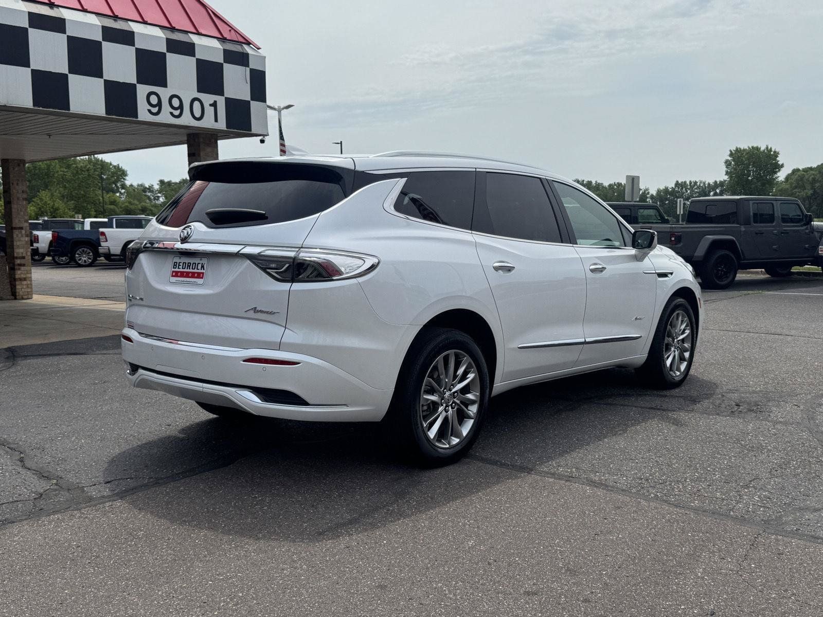 Used 2023 Buick Enclave Avenir w/ Avenir Technology Package AWD/4WD image 7